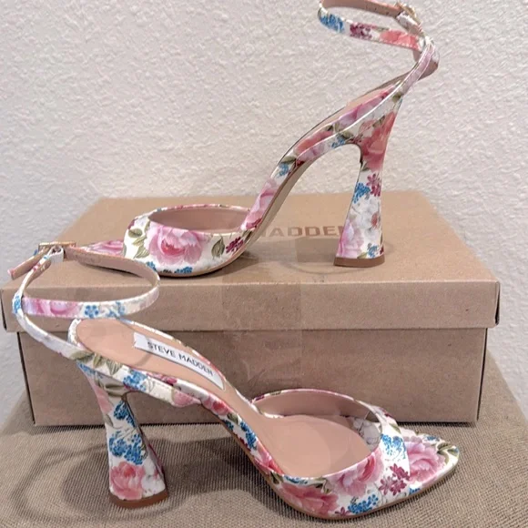 Steve Madden Beki Floral Multi Flare-Heel Sandals (size 6 1/2 and 7 available) - Picture 3 of 8